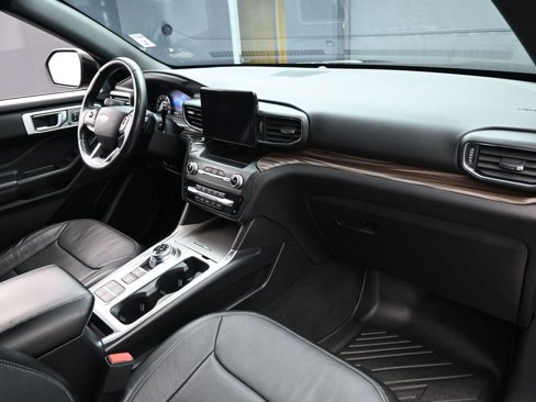 Used 2020 Ford Explorer Limited image 32
