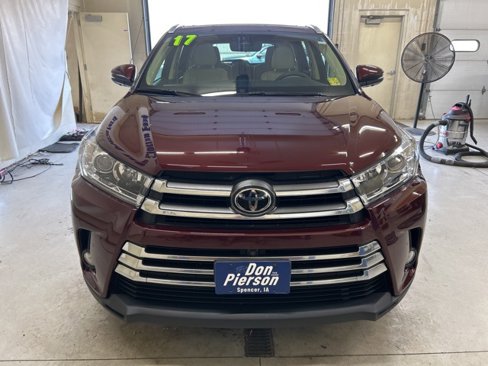 Used 2017 Toyota Highlander Limited Platinum image 2