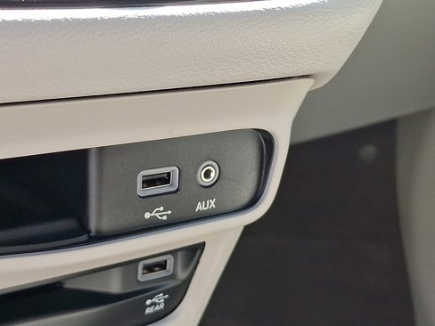 Used 2019 Chrysler Pacifica Touring-L Plus w/ Advanced Safetytec Group image 24