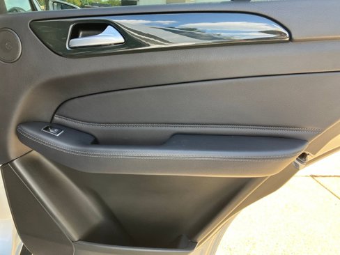 Used 2019 Mercedes-Benz GLE 400 4MATIC image 31