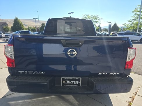 Used 2022 Nissan Titan SV image 5