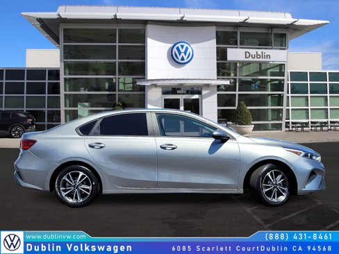 Used 2023 Kia Forte LXS image 3