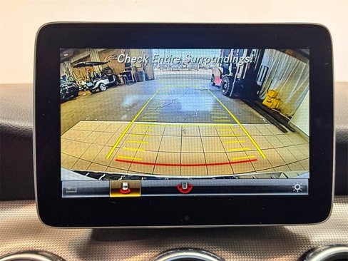 Used 2018 Mercedes-Benz GLA 250 4MATIC image 5