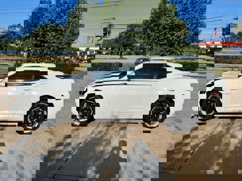 Used 2011 Chevrolet Camaro LS image 8