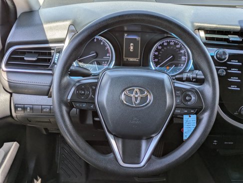 Used 2018 Toyota Camry LE image 20