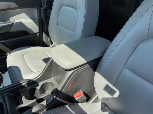 Used 2015 GMC Canyon SL image 30