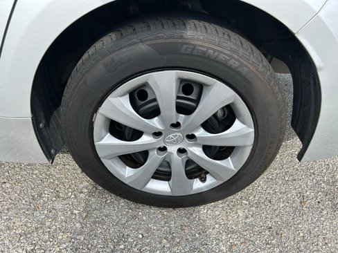 Used 2023 Toyota Corolla LE image 9