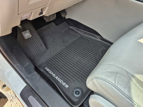 Used 2017 Toyota Highlander Limited Platinum image 25