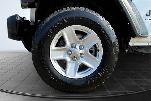 Used 2023 Jeep Gladiator Sport image 9