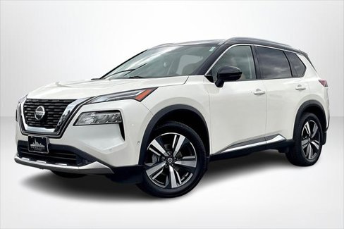Used 2021 Nissan Rogue Platinum image 3