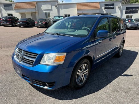 Used 2010 Dodge Grand Caravan SXT image 3