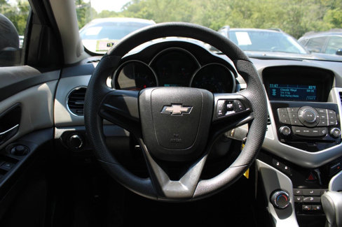 Used 2013 Chevrolet Cruze LS image 32