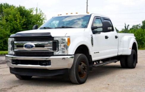 Used 2017 Ford F350 XLT image 3