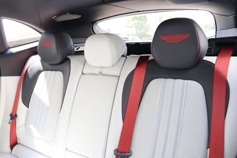 Used 2025 Aston Martin DBX 707 image 23