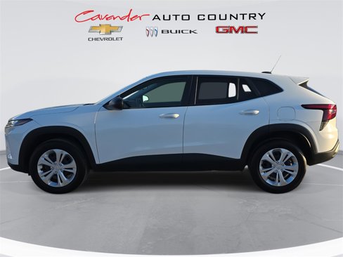 Used 2025 Chevrolet Trax LS w/ Driver Confidence Package image 8