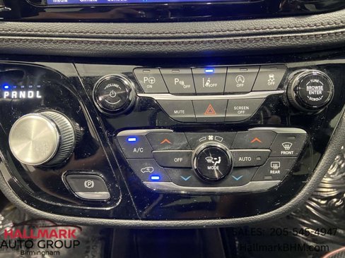 Used 2020 Chrysler Pacifica Limited image 19