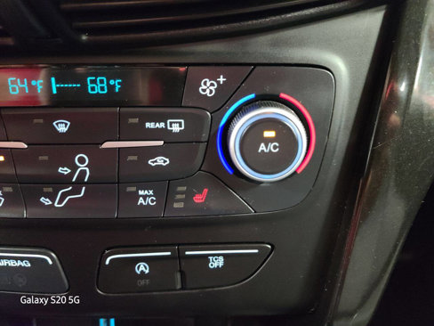 Used 2018 Ford Escape SE w/ SE Sport Appearance Package image 30