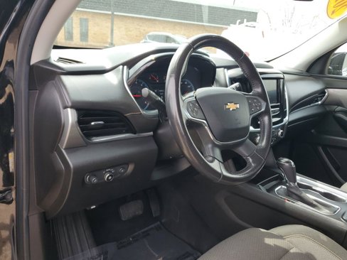 Used 2020 Chevrolet Traverse LT image 16