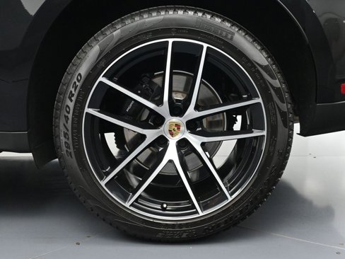 Used 2025 Porsche Macan image 23