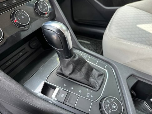 Used 2020 Volkswagen Tiguan S image 4