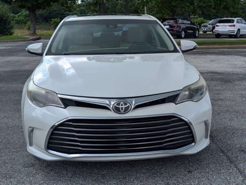 Used 2017 Toyota Avalon Limited image 2