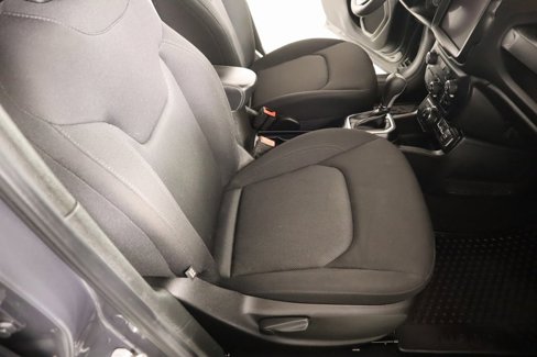 Used 2023 Jeep Renegade Latitude image 14
