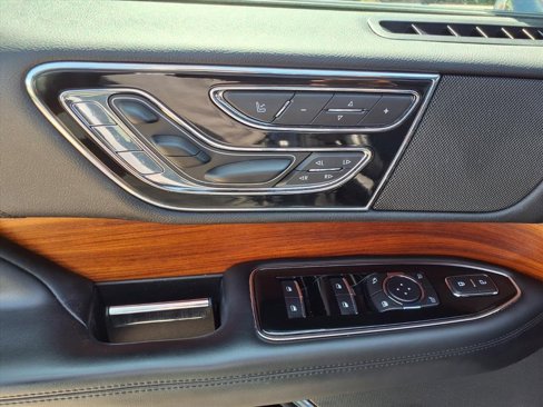 Used 2019 Lincoln Navigator Select w/ Technology Package image 10