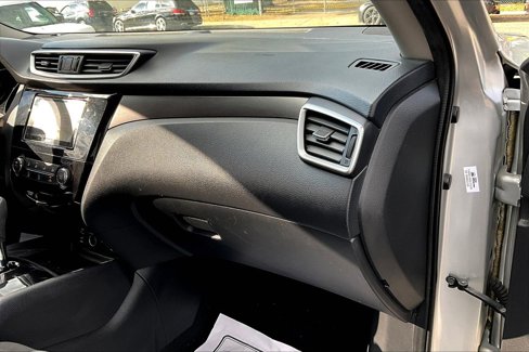 Used 2016 Nissan Rogue S w/ Appearance Package image 15