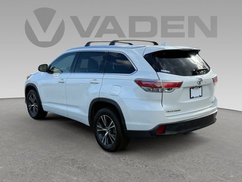 Used 2016 Toyota Highlander XLE image 24