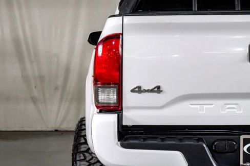 Used 2019 Toyota Tacoma SR w/ SR Convenience Package image 38