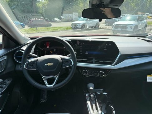 New 2025 Chevrolet Trax LT w/ Driver Confidence Package image 21