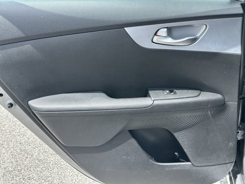 Used 2023 Kia Forte LXS image 18