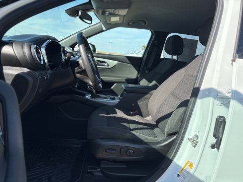 Used 2022 Chevrolet Blazer LT image 9