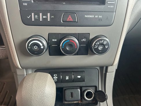 Used 2015 Chevrolet Traverse LS image 23