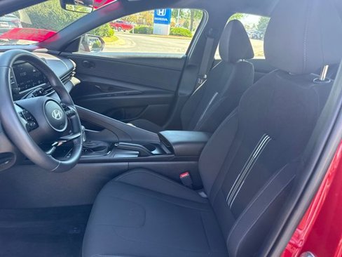 Certified 2025 Hyundai Elantra Sport image 10