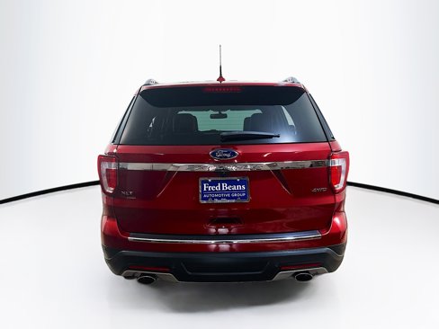 Used 2018 Ford Explorer XLT w/ Equipment Group 202A image 7