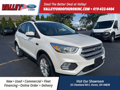 Used 2017 Ford Escape SE w/ Equipment Group 201A image 1