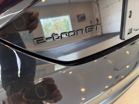 Used 2022 Audi e-tron GT Premium Plus image 23