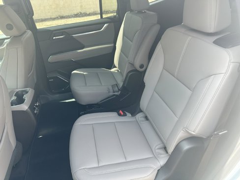 New 2026 GMC Acadia Elevation image 11