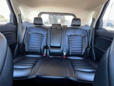 Used 2022 Ford Edge SEL image 38