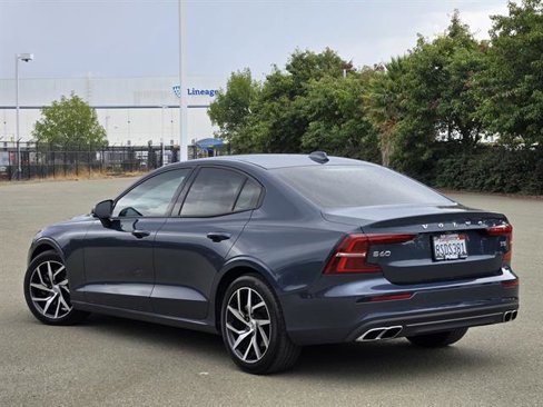 Used 2020 Volvo S60 T5 Momentum image 6