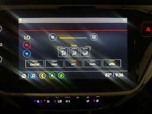 Used 2022 Chevrolet Bolt EUV Premier w/ Launch Edition image 32