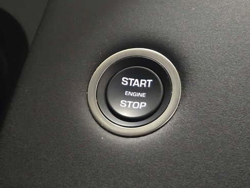 Certified 2025 Land Rover Discovery Sport S image 32