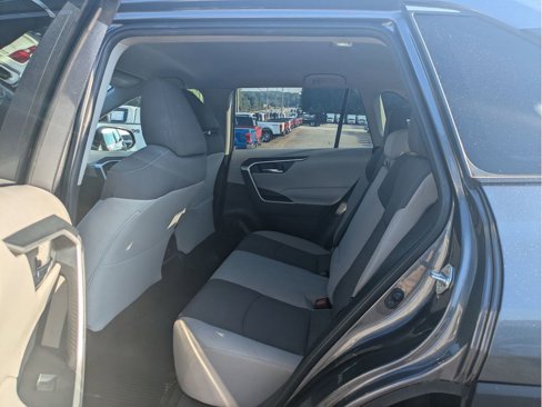 Used 2021 Toyota RAV4 XLE image 32