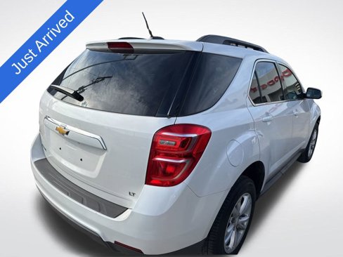 Used 2017 Chevrolet Equinox LT w/ Convenience Package image 4
