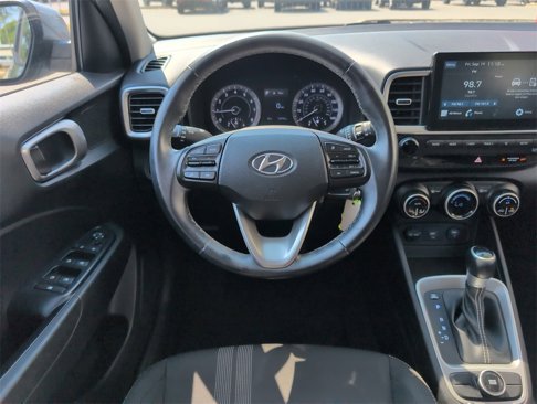 Used 2021 Hyundai Venue SEL image 15