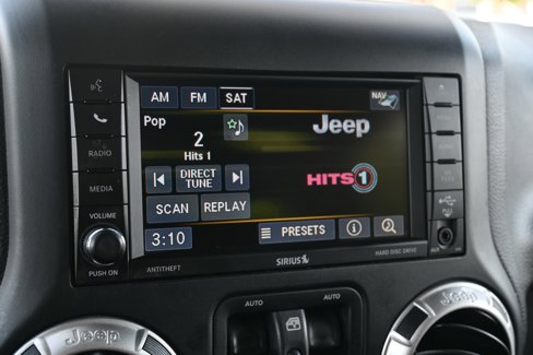 Used 2016 Jeep Wrangler Unlimited Rubicon image 38