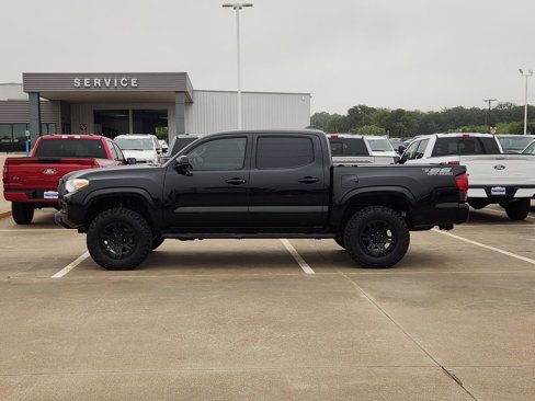Used 2020 Toyota Tacoma SR image 4