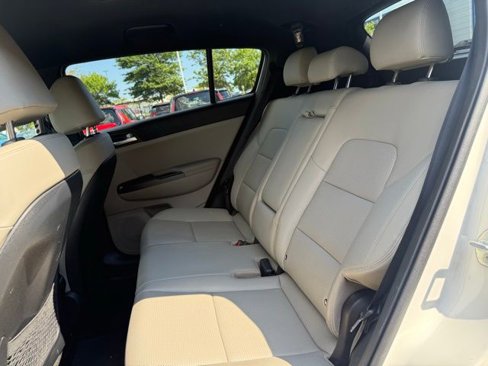 Used 2020 Kia Sportage S image 15