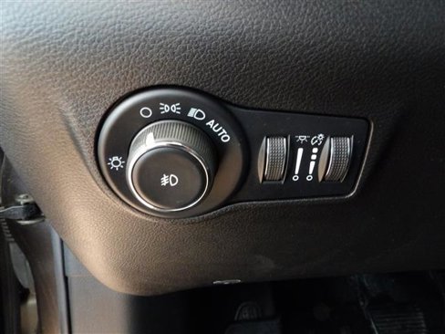 Used 2022 Jeep Compass Latitude image 26